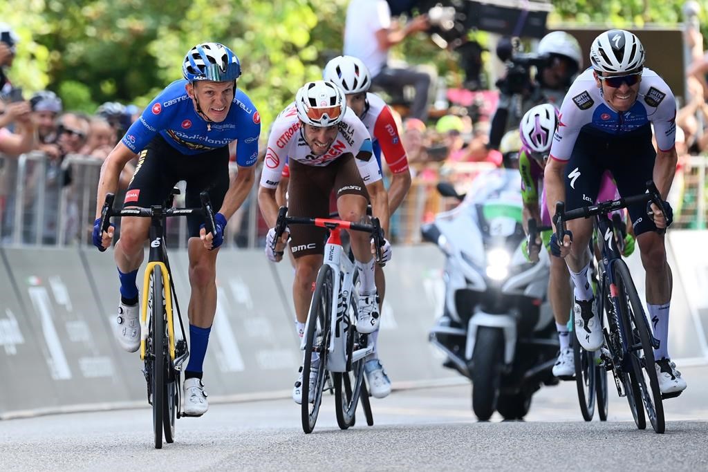 Bouwman vince la tappa di oggi;  Carapaz resta in rosa per il Giro d’Italia