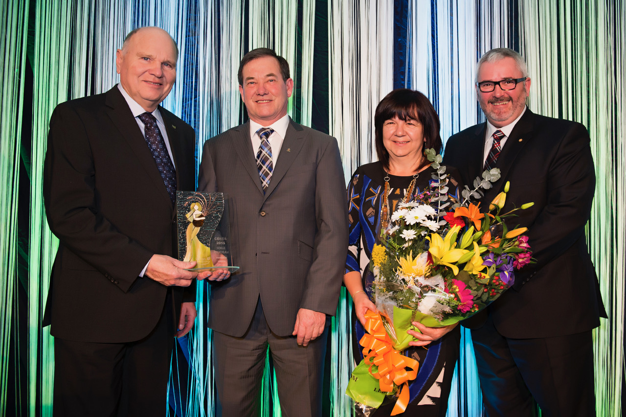 Serge Riendeau reçoit un hommage canadien - Le Progrès de Coaticook